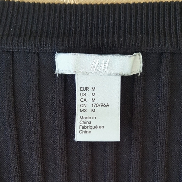H&M Fine Knit Classic Ribbed Cardigan - Picture 2 of 8